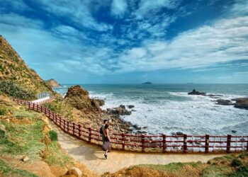 Discover the Pristine Beauty of Kỳ Co: The Maldives of Vietnam